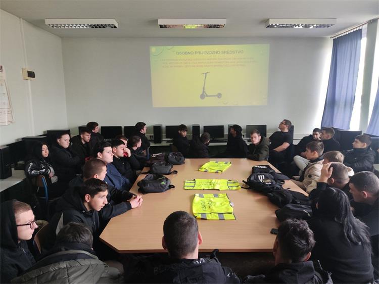 Slika /2024/Prevencija/Edukacija-sigu cest.prom/IMG-fcf55b1d4225e5d1114bff2658478c8a-V.jpg